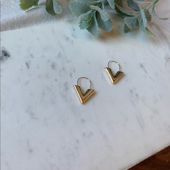 The Audri - Geometric Triangle Golden Hoops - Picture 6 of 8